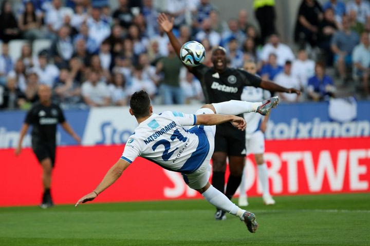 Ο Κατσουράνης βρήκε δίχτυα με υπέροχο γυρίστο σουτ, αλλά ήταν σε θέση οφσάιντ