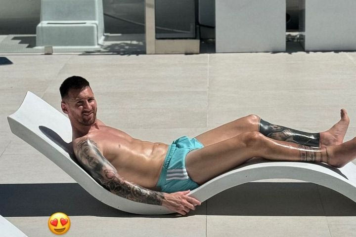 Ο Μέσι ξεκουράζεται απολαμβάνοντας την ηλιοθεραπεία του, μετά την κατάκτηση του Copa America