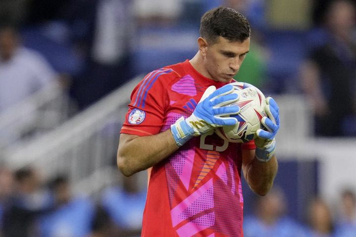 Αργεντινή – Εκουαδόρ 4-2 πεν. (1-1): Πρόκριση θρίλερ στα ημιτελικά με ήρωα τον Μαρτίνες στην διαδικασία των πέναλτι, παρά λίγο μοιραίος ο Μέσι