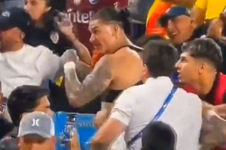 Ουρουγουάη – Κολομβία: Χαμός μετά από τον ημιτελικό, Νούνιες και Αραούχο ανέβηκαν στην εξέδρα και έπαιξαν ξύλο με αντίπαλους οπαδούς