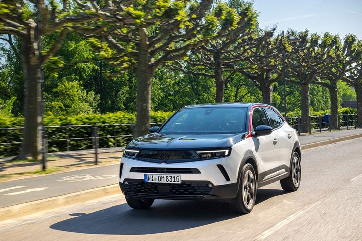 Η Opel εμπλουτίζει με δύο μοντέλα τη γκάμα των υβριδικών της- Από 17.900 ευρώ το υβριδικό Corsa