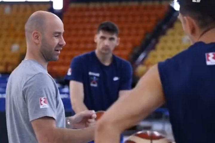 Η πωρωτική ομιλία του Σπανούλη στους παίκτες της Εθνικής: “Είμαστε εδώ να κερδίσουμε και να πάρουμε αυτό που θέλουμε”