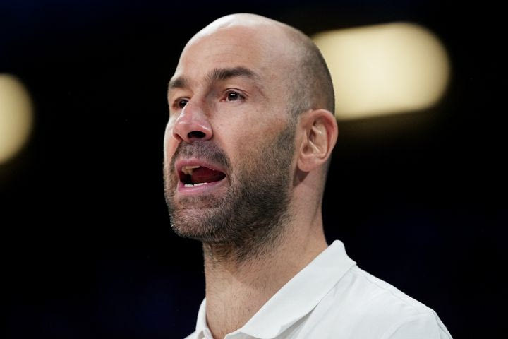 Η ένταση στα μάτια του Βασίλη Σπανούλη