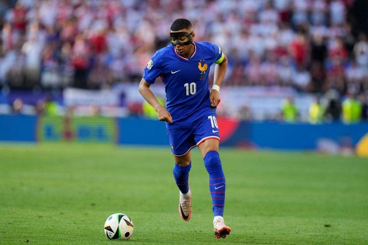 Η Γαλλία του Εμπαπέ και ο Ρονάλντο απέναντι στην ελληνική παροικία