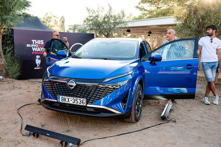 Το νέο Nissan Qashqai, το κορυφαίο C-SUV μοντέλο της αγοράς, ήταν στο event του μεγάλου τελικού του Euro 2024