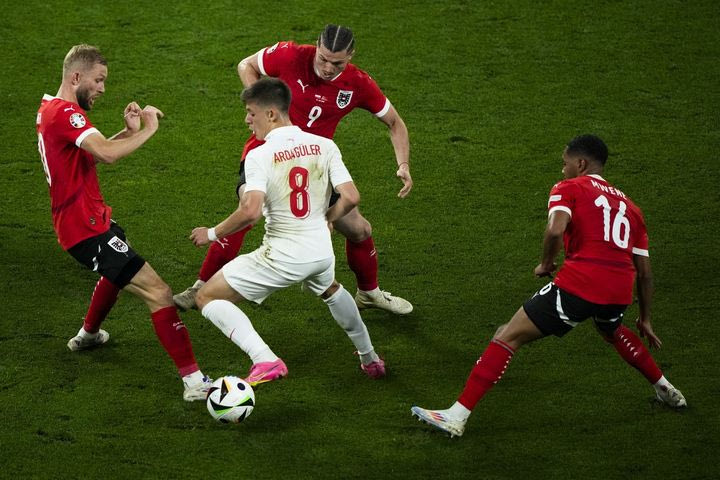 Euro 2024: Ο Αρντά Γκιουλέρ κουβαλάει την ελπίδα ενός ολόκληρου έθνους