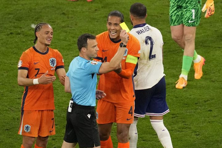 Euro 2024, Φαν Ντάικ: “Ο διαιτητής σφύριξε τη λήξη και έφυγε τρέχοντας, αυτό τα λέει όλα”