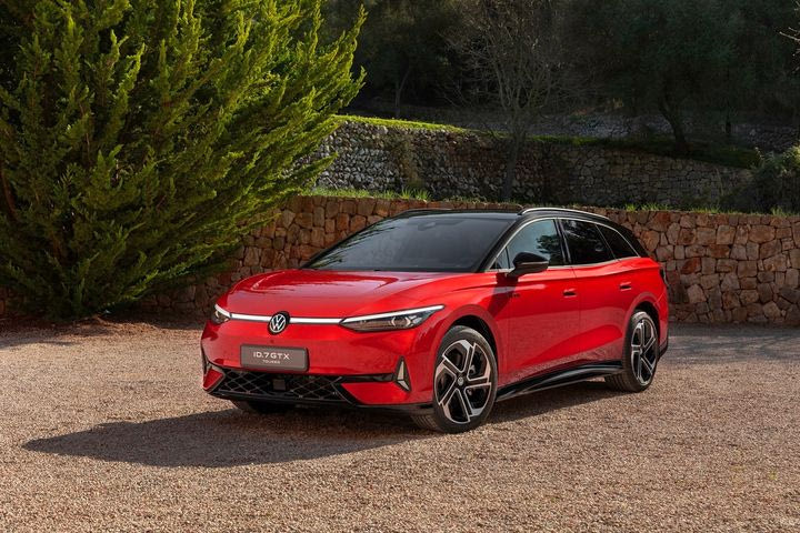 Επιμένει ηλεκτρικά η Volkswagen με νέες εκδόσεις ID.7 και προσφορές