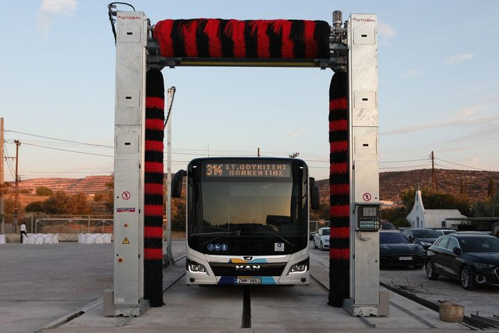 Στο δρόμο από σήμερα τα 30 νέα λεωφορεία του ΟΑΣΑ- Δείτε τα δρομολόγιά τους