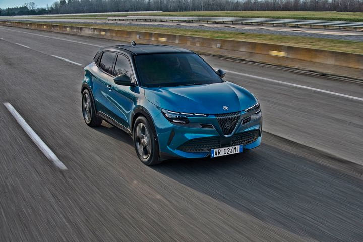 H Alfa Romeo Junior συνδυάζει το σπορ ταμπεραμέντο με την άνεση και την ευχρηστία στην B-SUV κατηγορία