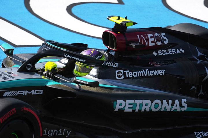 Ποινή 3 θέσεων στον Λιούις Χάμιλτον για την εκκίνηση του GP Ολλανδίας