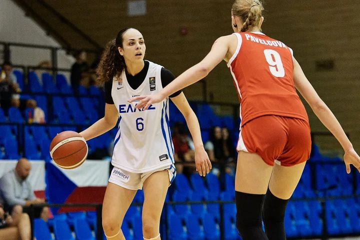 Ελλάδα – Τσεχία 47-50: Η Έμιλι Μπρζόνοβα ξέρανε την Εθνική Νεανίδων με buzzer-beater πίσω από το κέντρο