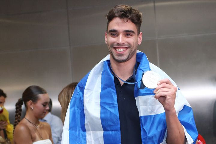 Ολυμπιακοί Αγώνες: Ο Απόστολος Χρήστου γνώρισε την αποθέωση στην επιστροφή του στην Ελλάδα