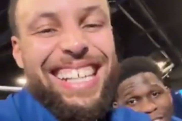 Ολυμπιακοί Αγώνες: Ο Άντονι Έντουαρντς τρόλαρε τον Στεφ Κάρι στους πανηγυρισμούς: “Ο αδερφός μου απλά εμφανίστηκε πριν τρεις ημέρες”