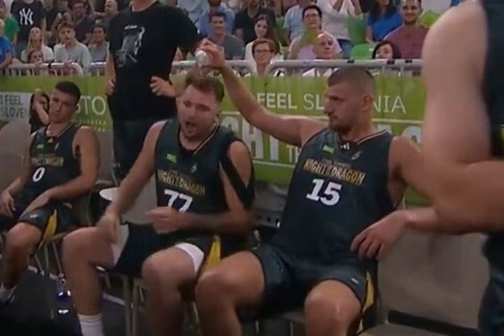 Το μπουγέλο του ανέκφραστου Γιόκιτς στον Ντόντσιτς και η ξεκαρδιστική αντίδραση του Σλοβένου