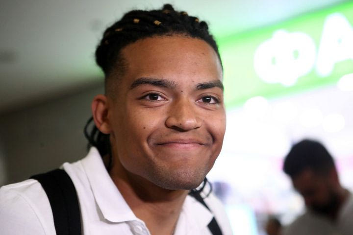 Ολυμπιακοί Αγώνες: Χειροκρότημα, αγκαλιές, χαμόγελα, αλλά όχι και γιορτή στην επιστροφή της Team Hellas