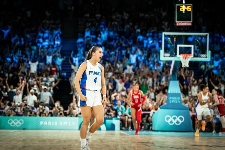 Απίστευτο buzzer beater τρίποντο της Φοτού από το logo