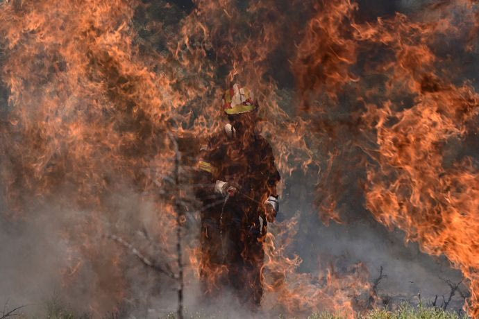 20 σοκαριστικές φωτογραφίες από την καταστροφική φωτιά στην Αττική