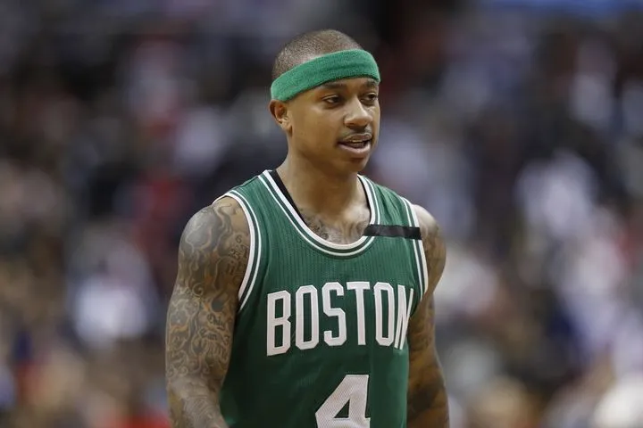 Ο Αϊζέια Τόμας έριξε γέφυρες προς την EuroLeague: “Η καλύτερη ατμόσφαιρα στον κόσμο” του απάντησε ο Ντιλέινι