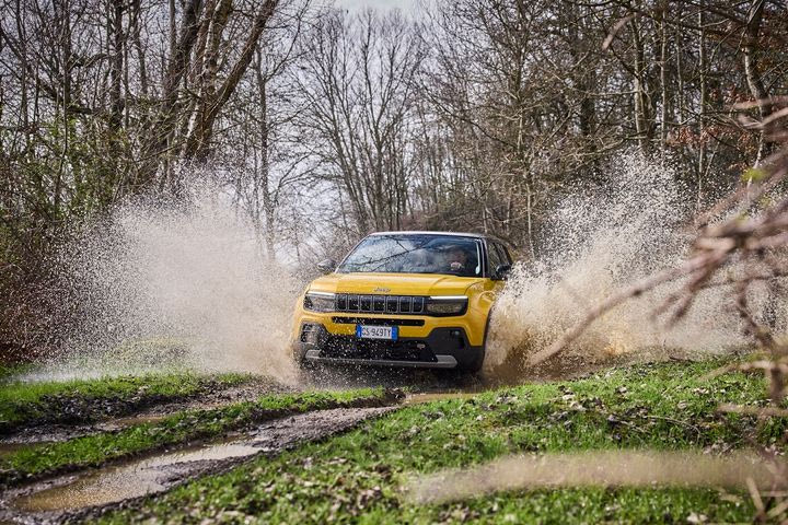 Τα SUV της Jeep σε καλούν για τρέξιμο και ποδηλασία στο Ellinikon Experience Park