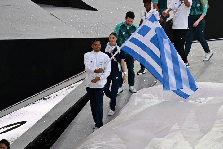 Η απίστευτη ατάκα του Καραλή στο SPORT24: “Μικρός έβλεπα τους σημαιοφόρους στο σχολείο και ζήλευα”