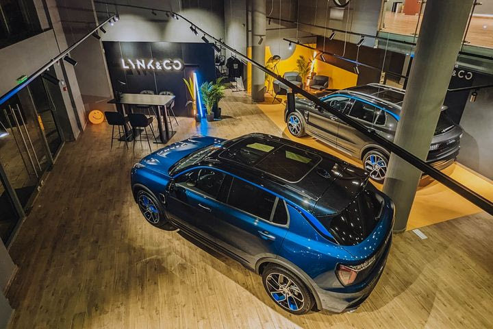 Δυναμική επέκταση της Geely στην ελληνική αγορά- Πήρε εμβληματικό χώρο για νέο “στρατηγείο”