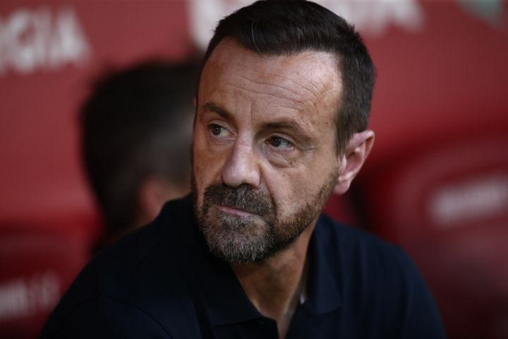 Μάντζιος: “Ικανοποιημένος από το ρόστερ, παίκτης βαρόμετρο ο Μορόν”