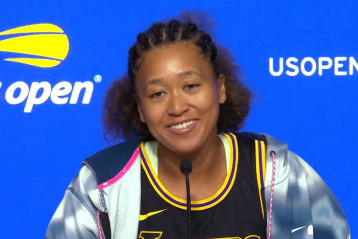 US Open, η Ναόμι Οσάκα εμφανίστηκε με φανέλα του Κόμπι Μπράιαντ στην συνέντευξη Τύπου: “Θέλω να έχω το πνεύμα του μαζί μου”