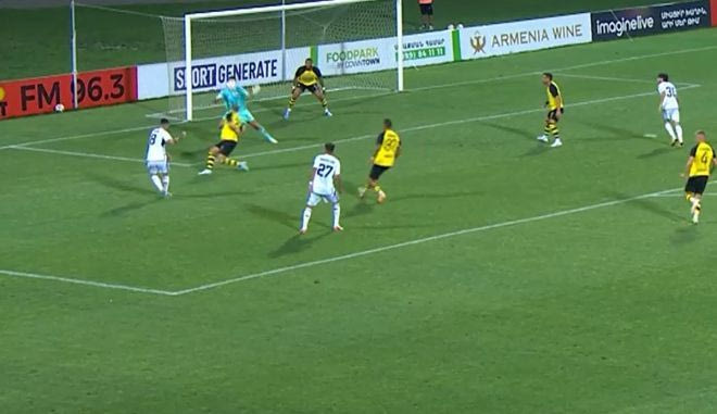 Το 3-1 για την Νόα κόντρα στην ΑΕΚ με γκολ στο 90+8′