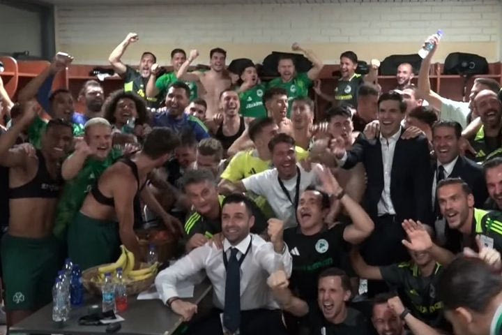 Παναθηναϊκός: Έτσι γιόρτασαν παίκτες, Αλόνσο και κόσμος τη μεγάλη πρόκριση επί της Λανς
