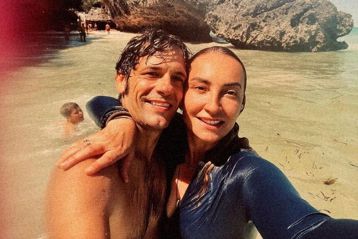 Ρούλα Ρέβη: Ποζάρει topless στον φακό του Αποστόλη Τότσικα