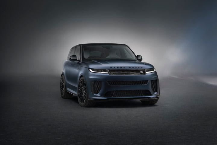 Με το Range Rover Sport SV Edition Two επαναπροσδιορίζεται η πολυτέλεια και ο δυναμισμός στα premium SUV