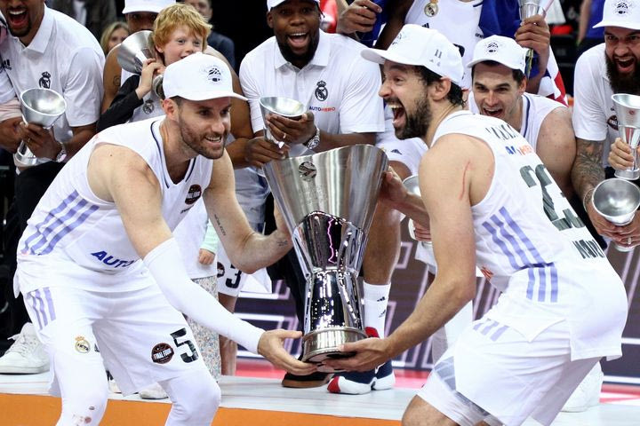 Ολυμπιακοί Αγώνες, Το συγκινητικό αντίο του Γιουλ στον Φερνάντεθ: “Θα είναι περίεργο να κοιτάω δίπλα μου στο παιχνίδι και να μην σε βλέπω”