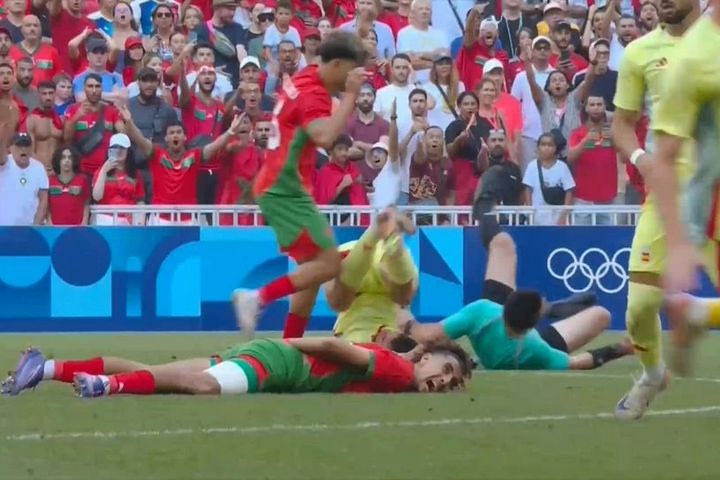 Ολυμπιακοί Αγώνες, Μαρόκο – Ισπανία: Ο διαιτητής συγκρούστηκε με παίκτη και… έγινε αλλαγή