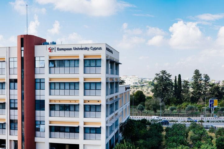 Ευρωπαϊκό Πανεπιστήμιο Κύπρου: 
5 Αστέρια από την QS Top Universities
και πρωτιά ξανά για το Πτυχίο Ιατρικής