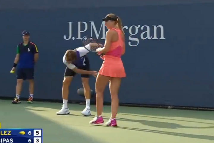 Τσιτσιπάς: Ξέσπασε στη ρακέτα του και τρόμαξε την Μπαντόσα ο Έλληνας τενίστας