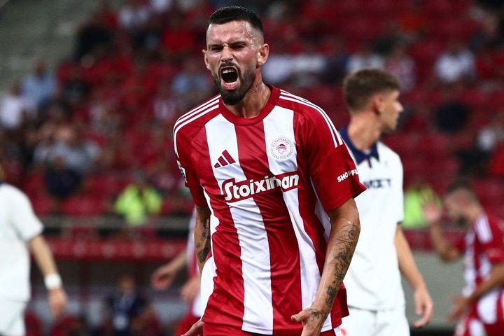 Ολυμπιακός, μεταγραφές: Αυτό είναι το ποσό που πήραν οι ερυθρόλευκοι από την πώληση του Βέλντε