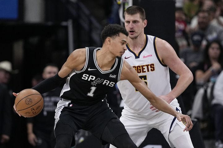 NBA: Γιόκιτς ο καλύτερος παίκτης στον κόσμο, Γουεμπανιαμά ο κορυφαίος σε πέντε χρόνια, σύμφωνα με προπονητές και GM