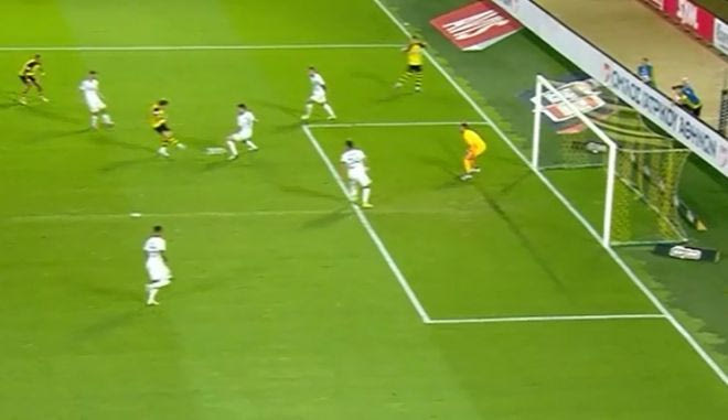 Ο Στίβεν Τσούμπερ έκανε το 3-0 για την ΑΕΚ