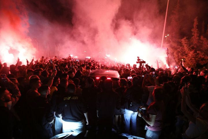 Μαρσιάλ: Αποθεωτική υποδοχή για τον Γάλλο επιθετικό στο “Ελ. Βενιζέλος” από χιλιάδες φίλους της ΑΕΚ