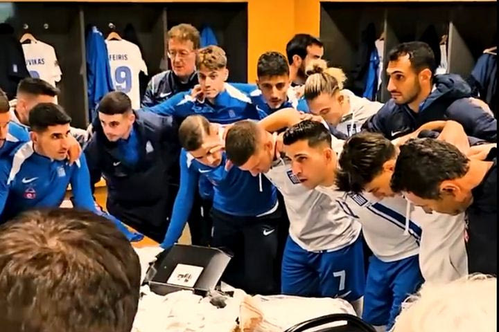 Μπακασέτας στα αποδυτήρια πριν την Ιρλανδία: “Ξέρουμε τι μπόρουμε να κάνουμε, αλλά τα καταφέρνουμε μόνο όταν είμαστε όλοι μαζί”