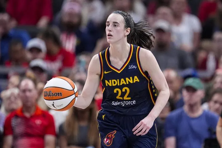 Η Κέιτλιν Κλαρκ πήρε τον τίτλο της WNBA Rookie of the Year