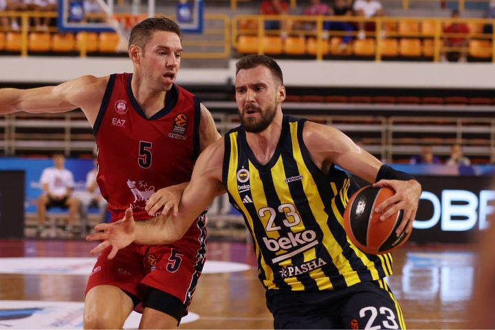 Φενέρμπαχτσε – Αρμάνι Μιλάνο 81-76: Στον τελικό του IBT Crete η ομάδα του Γιασικεβίτσιους