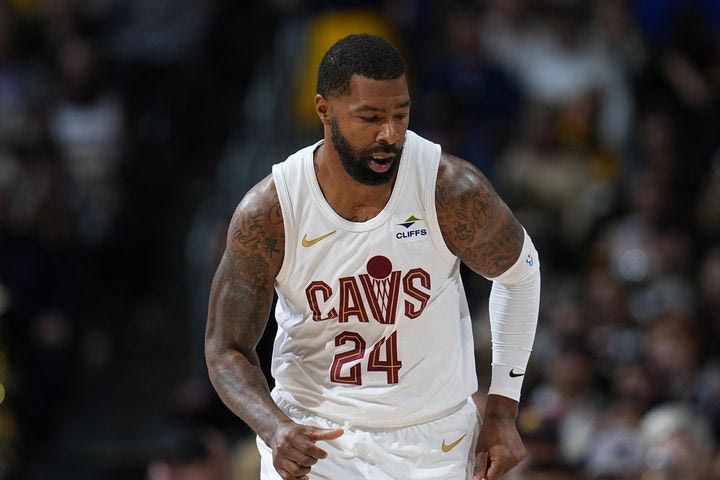 NBA: Οι Νικς άφησαν ελεύθερους τους Μάρκους Μόρις και Τσούμα Οκέκε