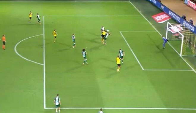 Η κεφαλιά του Πιερό για το 1-0 της ΑΕΚ κόντρα στον Παναθηναϊκό
