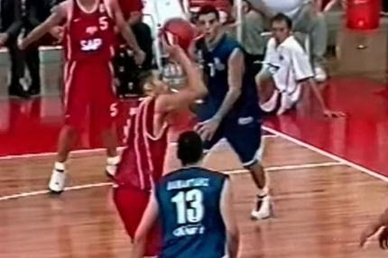 Ο Ολυμπιακός έκανε αναδρομή στο πρώτο ερυθρόλευκο καλάθι του Γιώργου Πρίντεζη