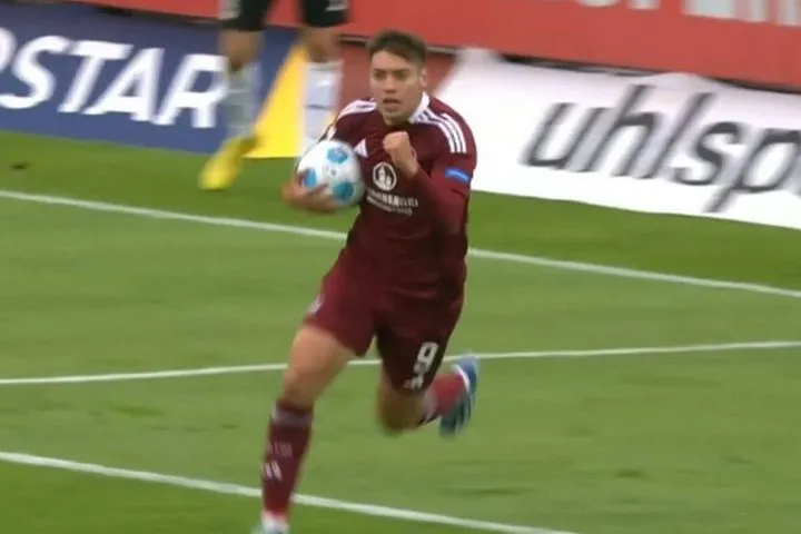 Συνεχίζει ακάθεκτος ο Τζίμας: Πέτυχε το 12ο τέρμα του με τη Νυρεμβέργη