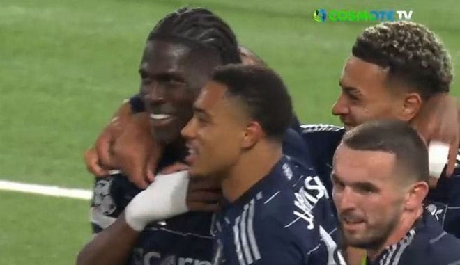 Η Άστον Βίλα έκανε το 3-0 με εκπληκτικό γκολ του Ονανά