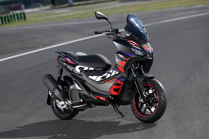 Aprilia SR GT Replica 2024: Η supersport έκδοση του “urban adventure” ιταλικού σκούτερ