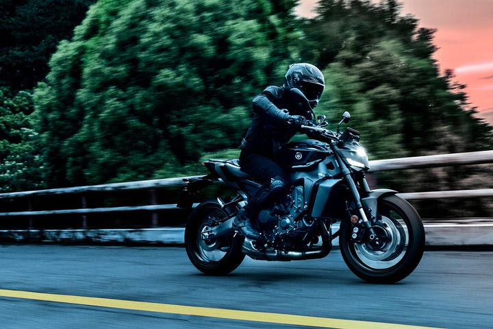 Στην Ελλάδα η νέα Yamaha MT-09 με το αυτόματο-σειριακό κιβώτιο Y-AMT
